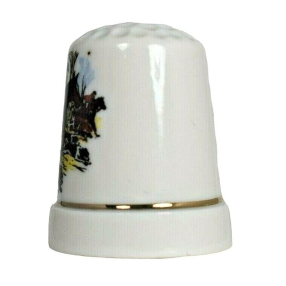 Equestrian Horse Riding Jockey Fox Hunt Vintage Porcelain Souvenir Thimble - Picture 4 of 5